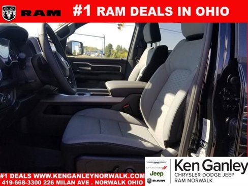 New 2026 RAM 1500 4x4 Crew Cab image 9