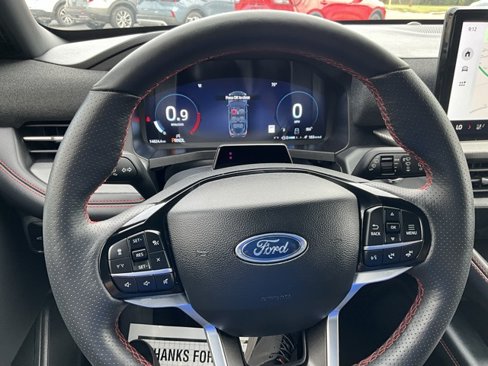 Used 2025 Ford Explorer ST-Line image 14