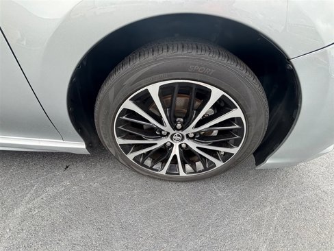 Used 2018 Toyota Camry image 25