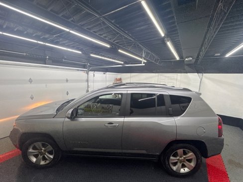 Used 2015 Jeep Compass High Altitude image 4