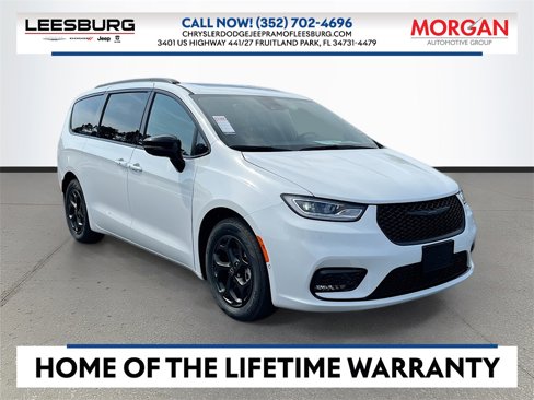 New 2025 Chrysler Pacifica Select image 1