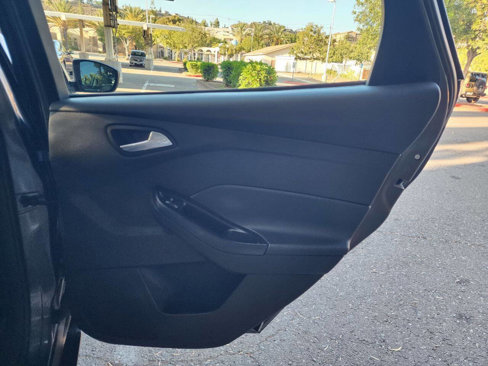 Used 2013 Ford Focus SE image 30