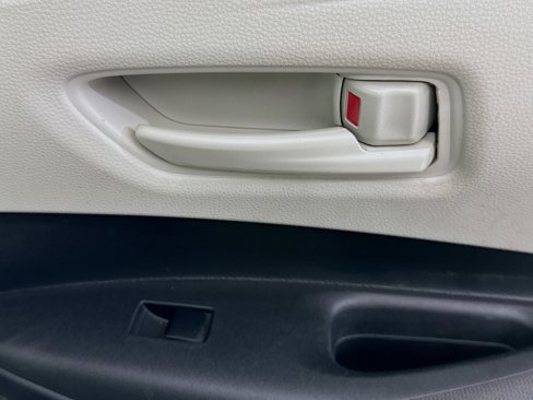 Used 2025 Toyota Corolla LE image 29