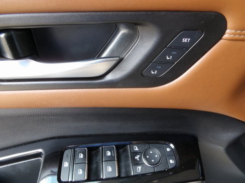Certified 2023 Nissan Pathfinder Platinum image 29