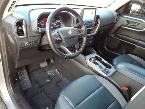 Used 2022 Ford Bronco Sport Outer Banks w/ Tech Package image 3