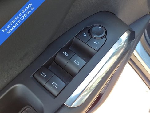 Used 2025 Chevrolet Traverse LT image 15