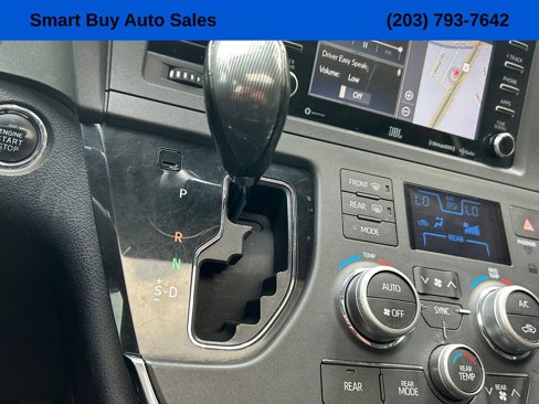 Used 2019 Toyota Sienna SE image 29