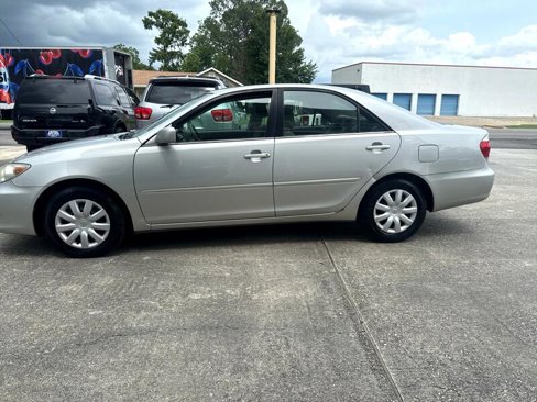 Used 2005 Toyota Camry LE image 2