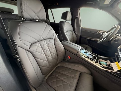 Used 2026 BMW X7 xDrive40i w/ M Sport Package image 28