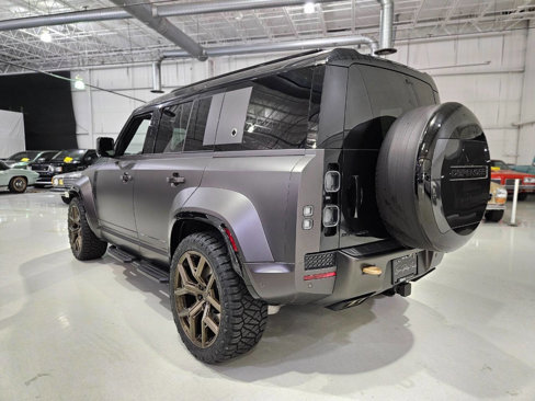 Used 2025 Land Rover Defender 110 image 31