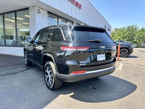 New 2025 Jeep Grand Cherokee Limited image 7