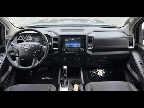 Used 2024 Nissan Frontier SV image 14