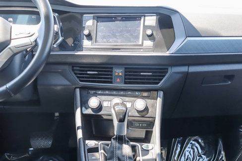 Used 2024 Volkswagen Jetta SE image 14