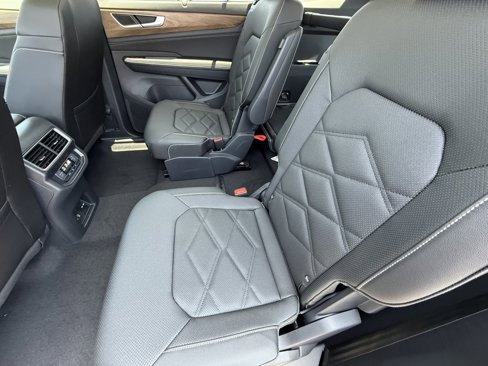 New 2025 Volkswagen Atlas SE image 22