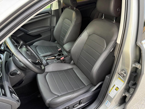 Used 2015 Volkswagen Golf TDI SEL image 12