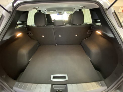 Used 2025 Nissan Kicks SV image 29