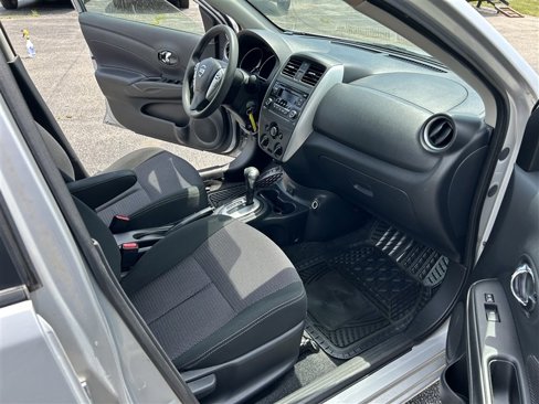 Used 2017 Nissan Versa SV image 9