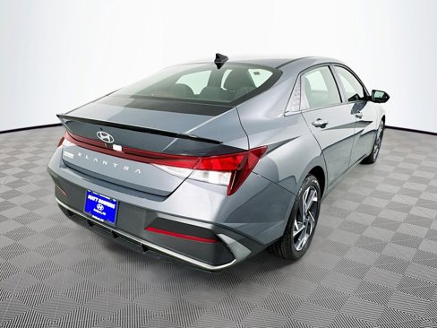 Certified 2025 Hyundai Elantra Sport image 5