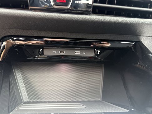 New 2025 Volkswagen Golf R Black Edition image 34