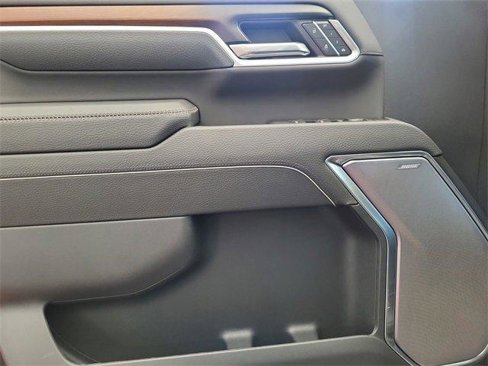 New 2025 GMC Sierra 2500 Denali w/ Denali Reserve Package image 9