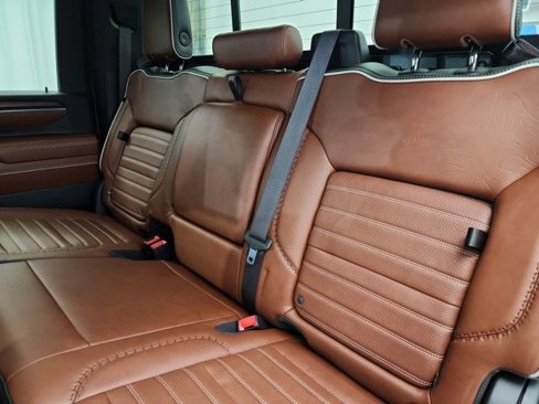 Used 2024 GMC Sierra 2500 Denali Ultimate w/ Snow Plow Prep/Camper Package image 38