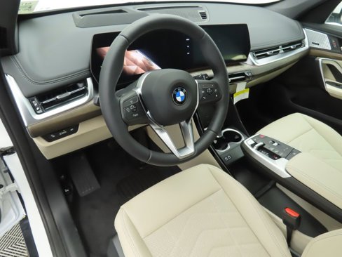 Used 2025 BMW X1 xDrive28i w/ Premium Package image 10