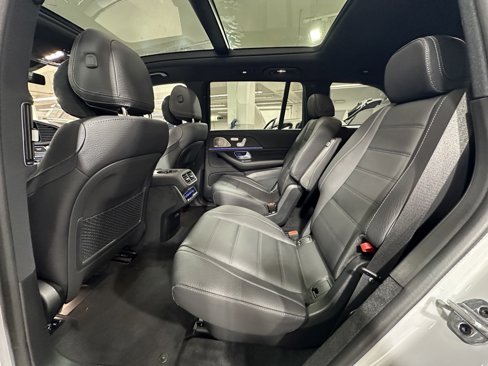 New 2026 Mercedes-Benz GLS 580 4MATIC image 19