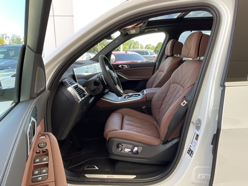New 2026 BMW X5 xDrive40i w/ Climate Comfort Package image 10