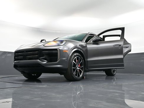 New 2025 Porsche Cayenne Turbo image 42