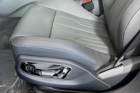 New 2025 Audi A8 L 3.0T image 17
