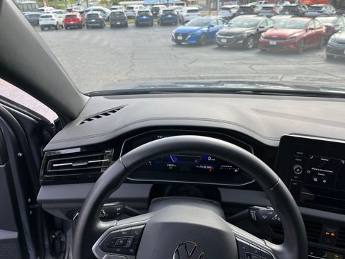 Used 2025 Volkswagen Jetta Sport image 28