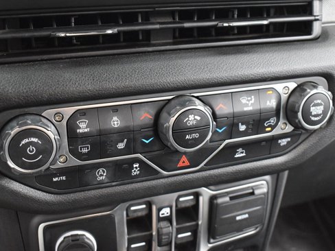 Used 2024 Jeep Wrangler Willys image 21
