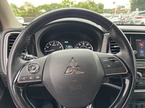 Used 2019 Mitsubishi Outlander AWD image 21