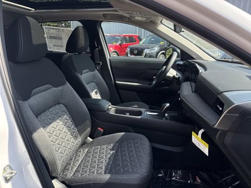 New 2026 Nissan Kicks SV w/ SV Premium Package image 27