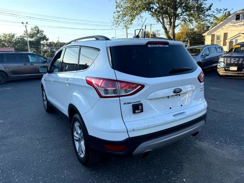 Used 2016 Ford Escape SE w/ Equipment Group 201A image 2