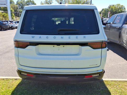 Used 2024 Jeep Wagoneer Series II w/ Flexible Seating Group image 6
