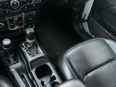 Used 2023 Jeep Wrangler Unlimited Sahara image 24