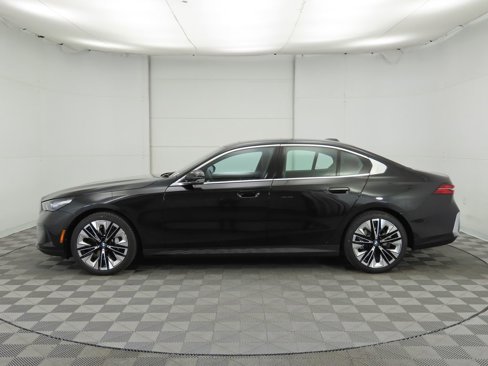 Used 2025 BMW 530i w/ Premium Package image 8