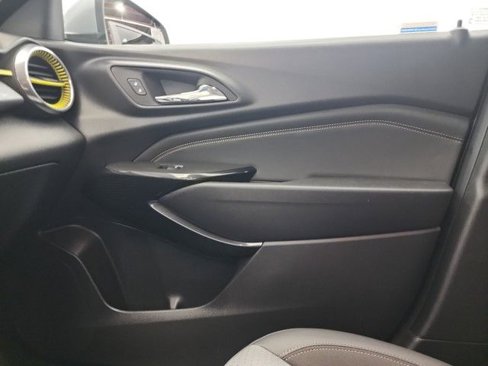Used 2024 Chevrolet Trax LT image 42