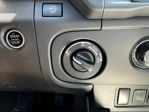 Certified 2025 Nissan Frontier SV image 26