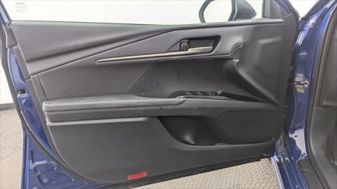 Used 2025 Toyota Camry SE image 13