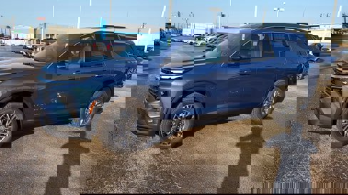 New 2026 Chevrolet Traverse LT w/ LPO, Floor Liner Package image 4