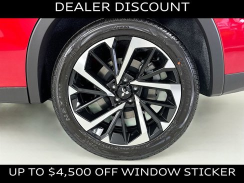 New 2024 Mitsubishi Outlander SE image 36