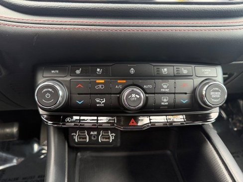 Used 2023 Dodge Durango GT image 23