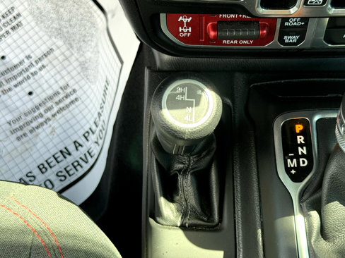 Used 2025 Jeep Wrangler Unlimited Rubicon image 24