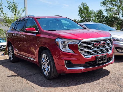 Used 2023 GMC Terrain Denali image 3