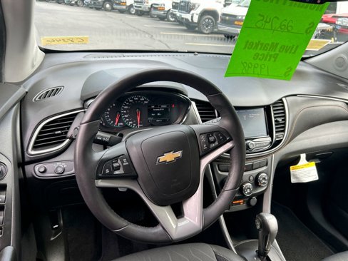 Certified 2022 Chevrolet Trax LT w/ LT Convenience Package image 12