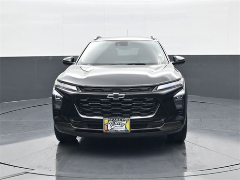 Used 2024 Chevrolet Trax ACTIV w/ Sunroof Package image 2