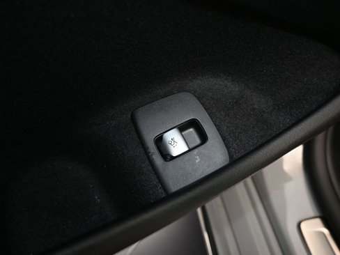 Used 2025 Mercedes-Benz E 350 Sedan image 15