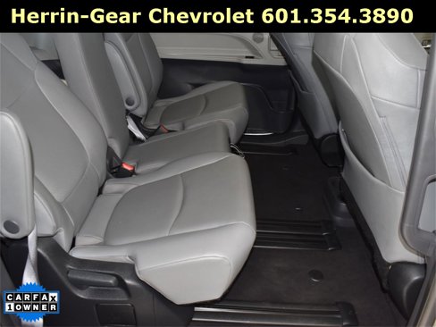 Used 2023 Toyota Sienna XLE image 22